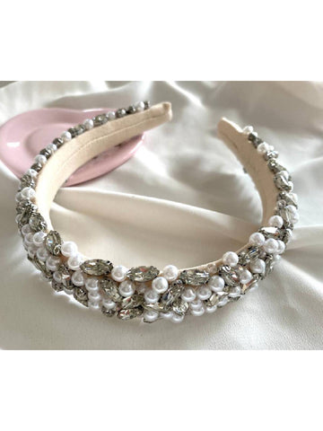 Tiara Pedras Cristais e Pérolas Bordada  Acolchoada
